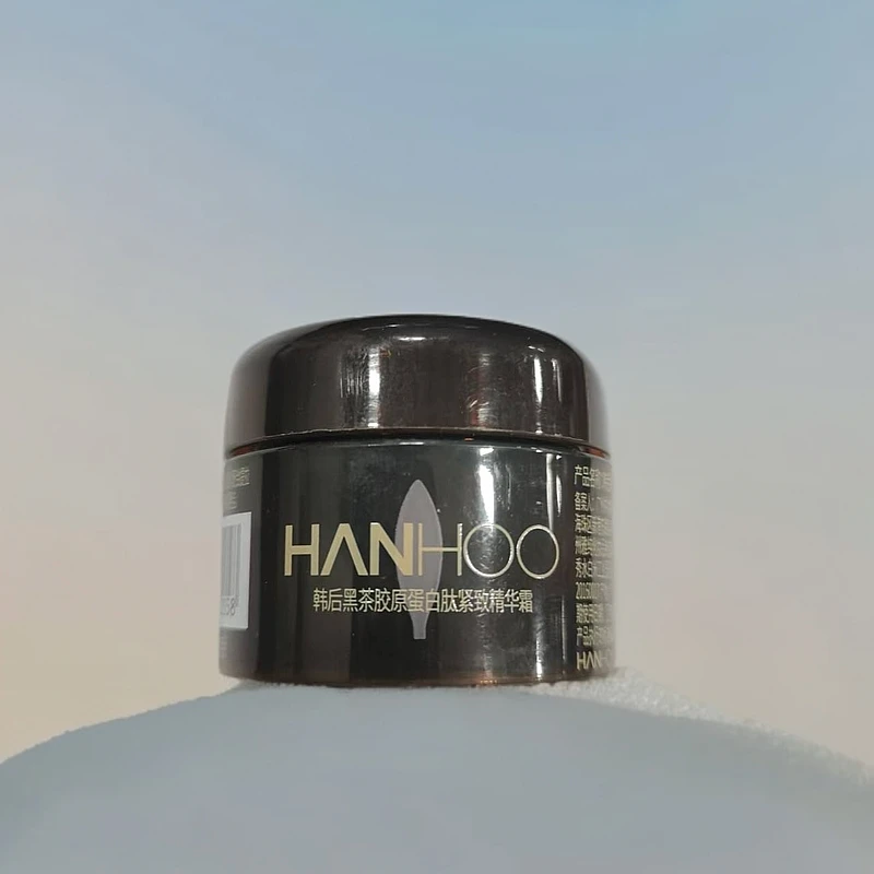 韩后黑茶胶原蛋白肽紧致精华霜6g   临期品