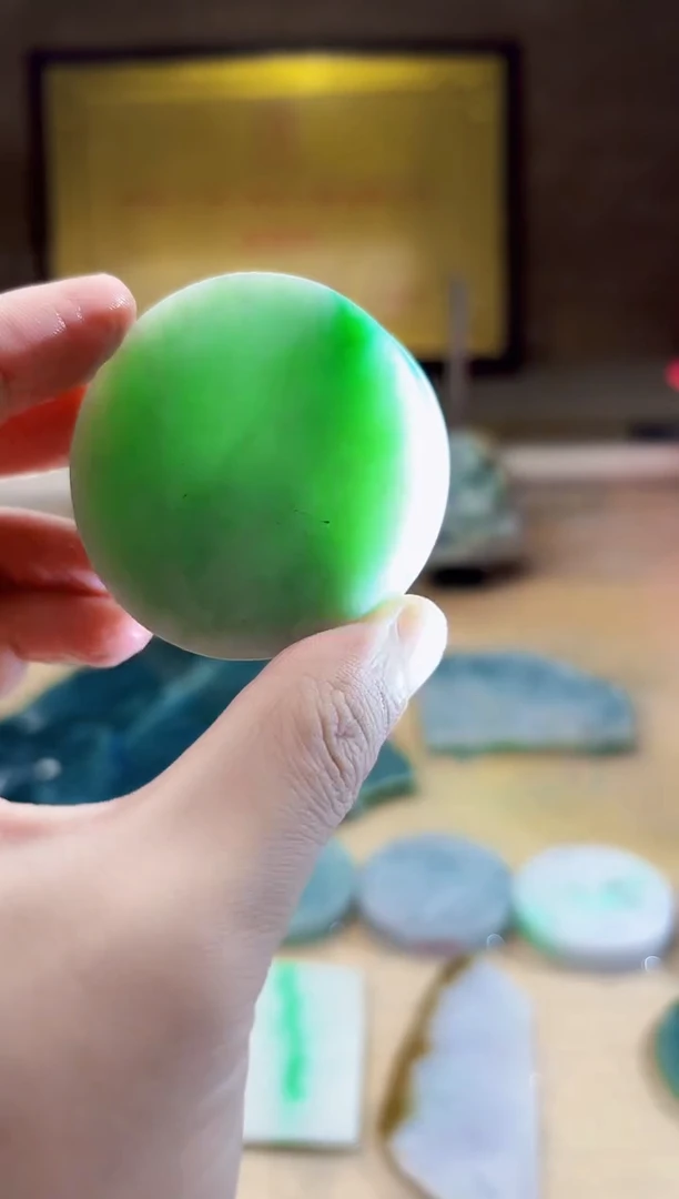 翡翠挂件未镶嵌A货张星6006