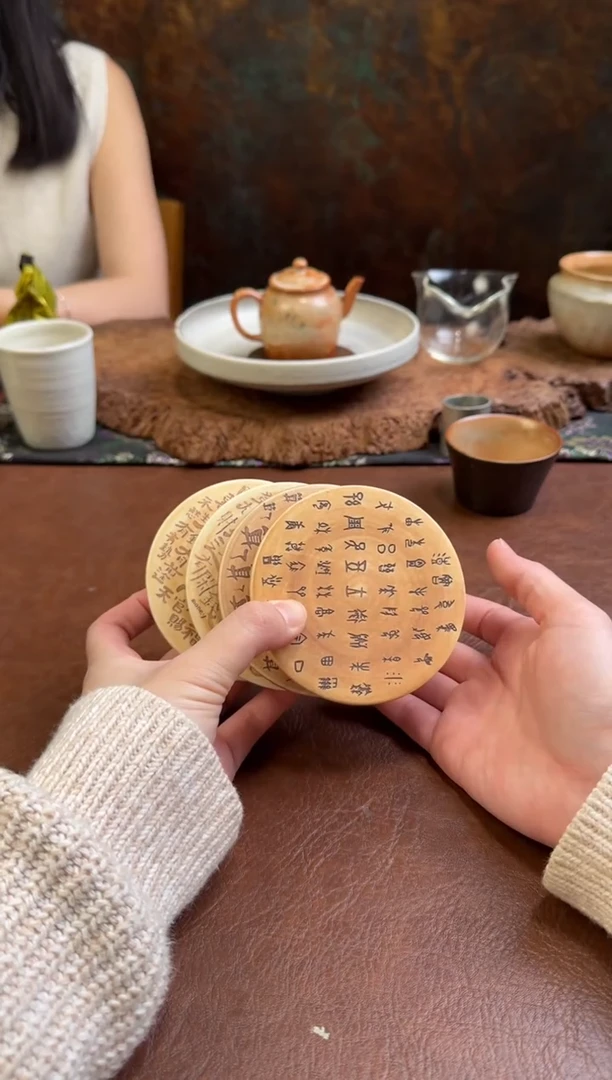 拿铁饼杯垫4个。。。。。。。