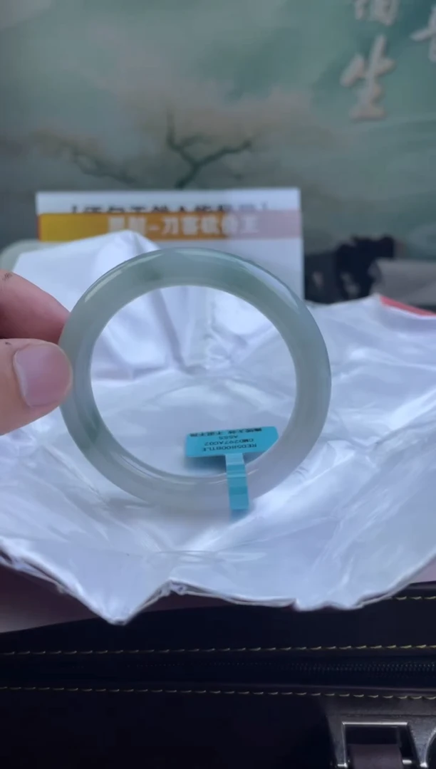 翡翠手镯未镶嵌1  9