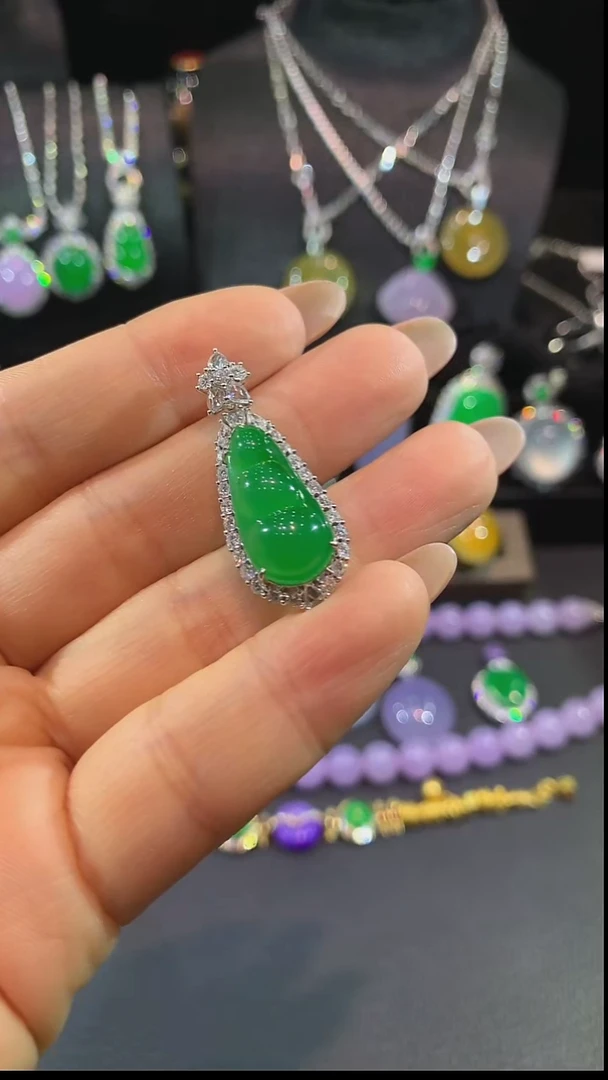 吊坠(不含链)18K金镶嵌翡翠吊坠