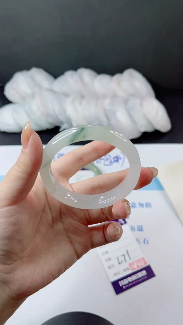 未镶嵌手镯石英质玉多样性发货L71