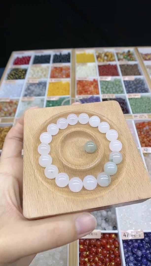 【闪购商品】石英质玉手串未镶嵌天山翠10多样性发一