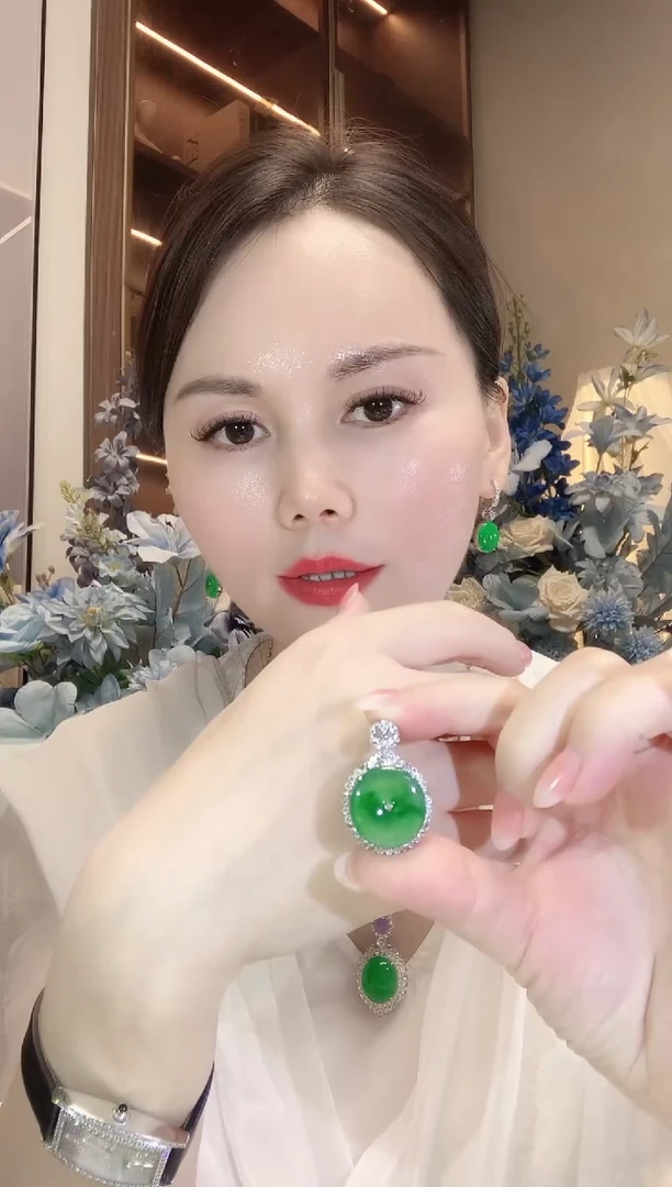翡翠18K金镶嵌吊坠(不含链)W13