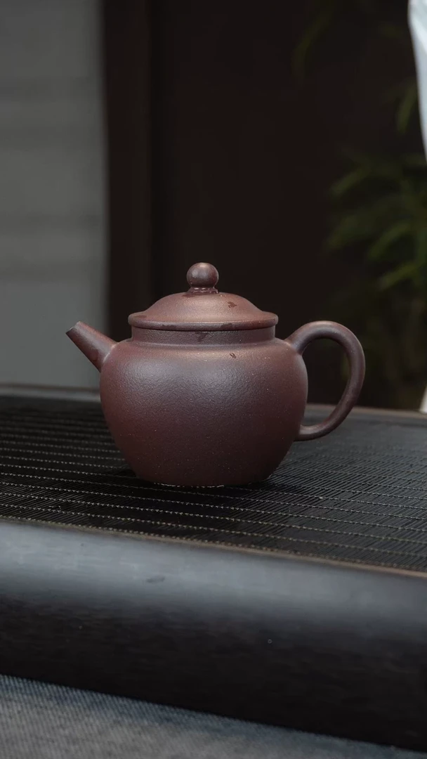 茶壶紫砂如*观羊角山紫泥 用卿莲子 180CC