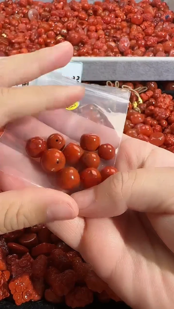 颈饰未镶嵌南红玛瑙1