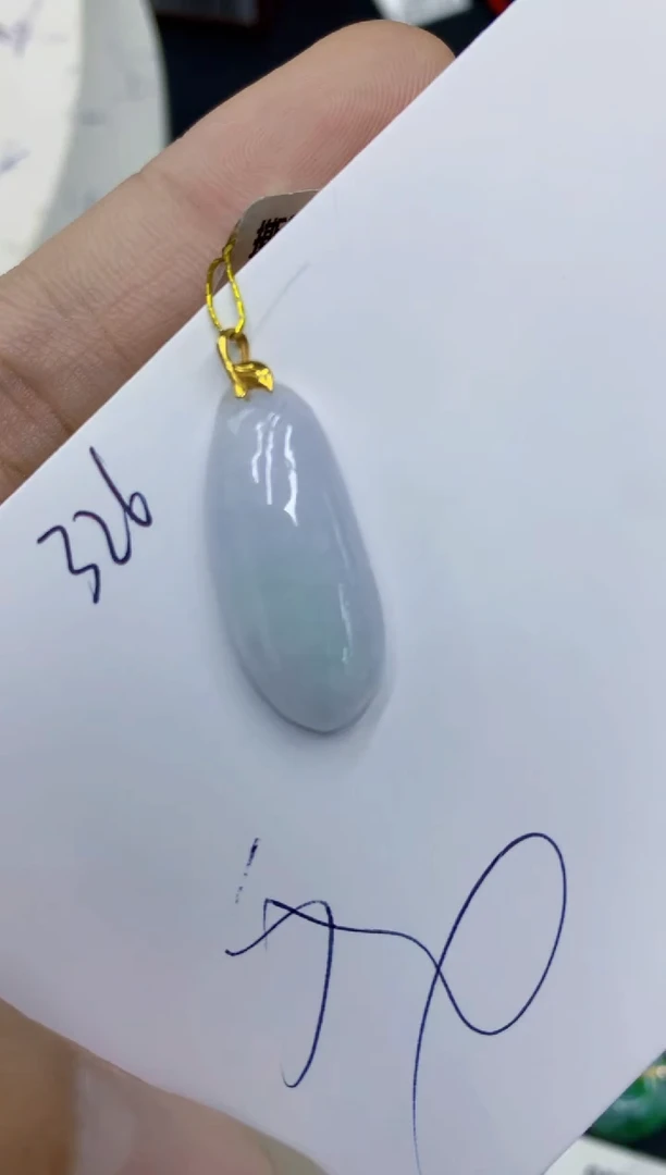 翡翠18K金镶嵌颈饰11111111111