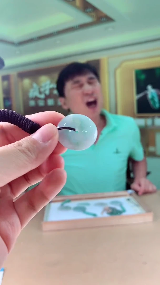 翡翠未镶嵌颈饰挂件 多样性发一件