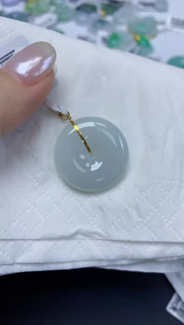 翡翠18K金镶嵌颈饰天然缅甸翡翠A货