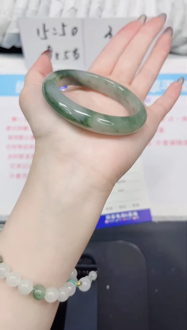 【闪购商品】石英质玉手镯未镶嵌203