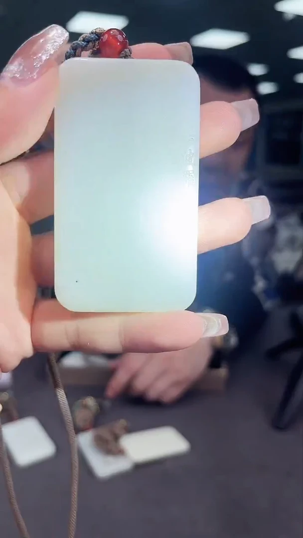 颈饰未镶嵌和田玉18