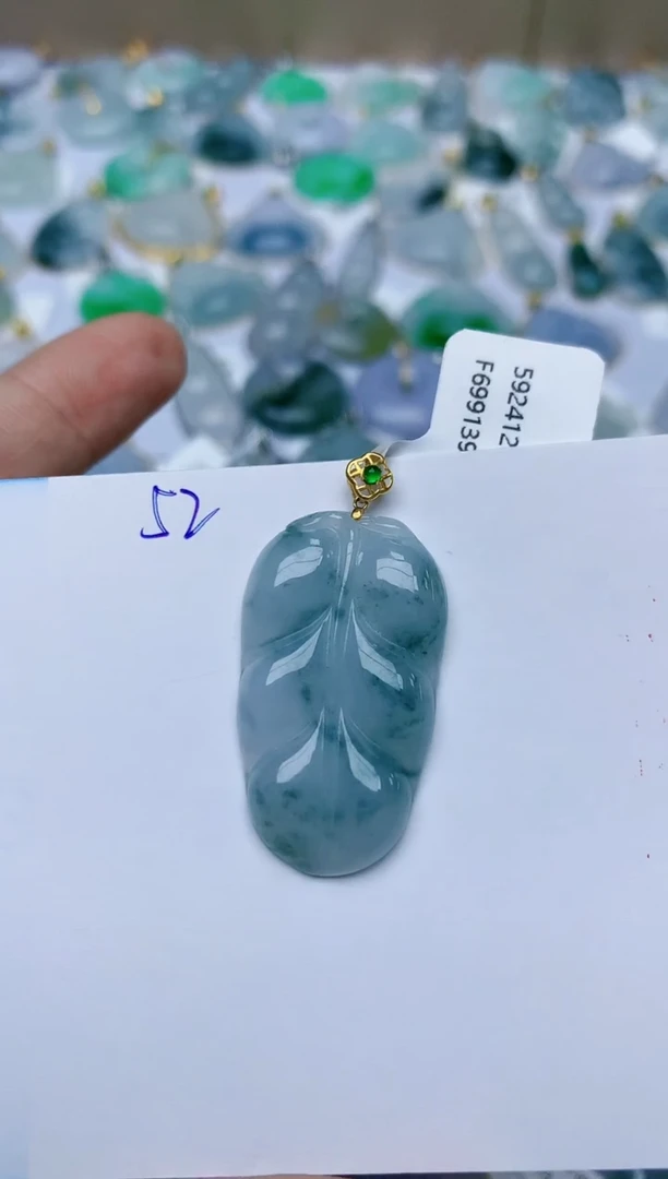 【闪购商品】翡翠颈饰18K金镶嵌天然翡翠A货    52
