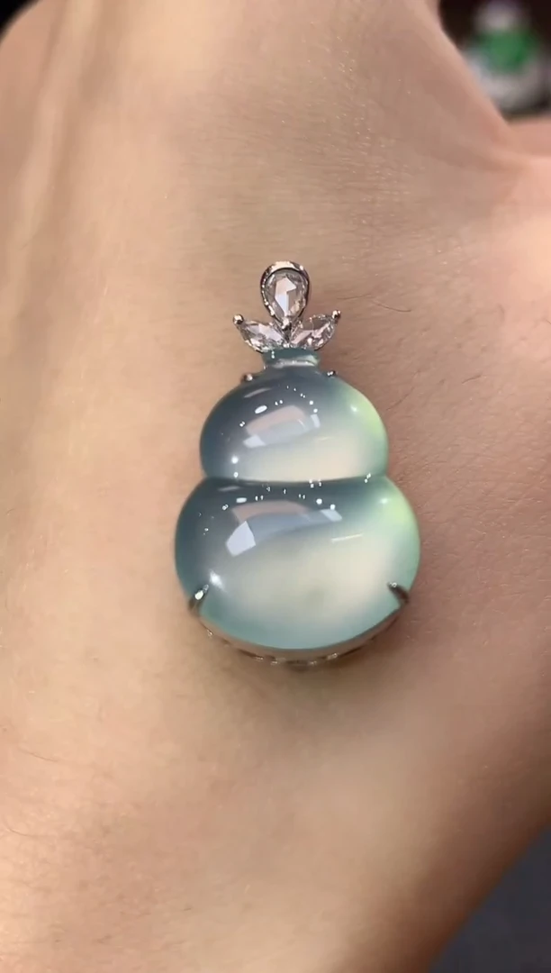 吊坠(不含链)18K金镶嵌翡翠D34