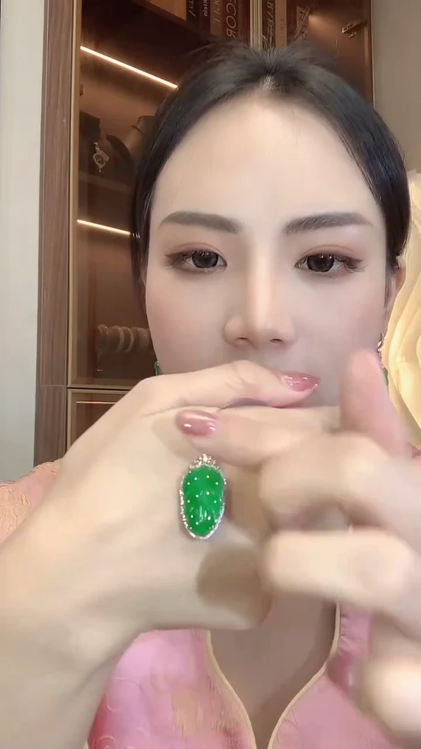 翡翠18K金镶嵌吊坠(不含链)D31