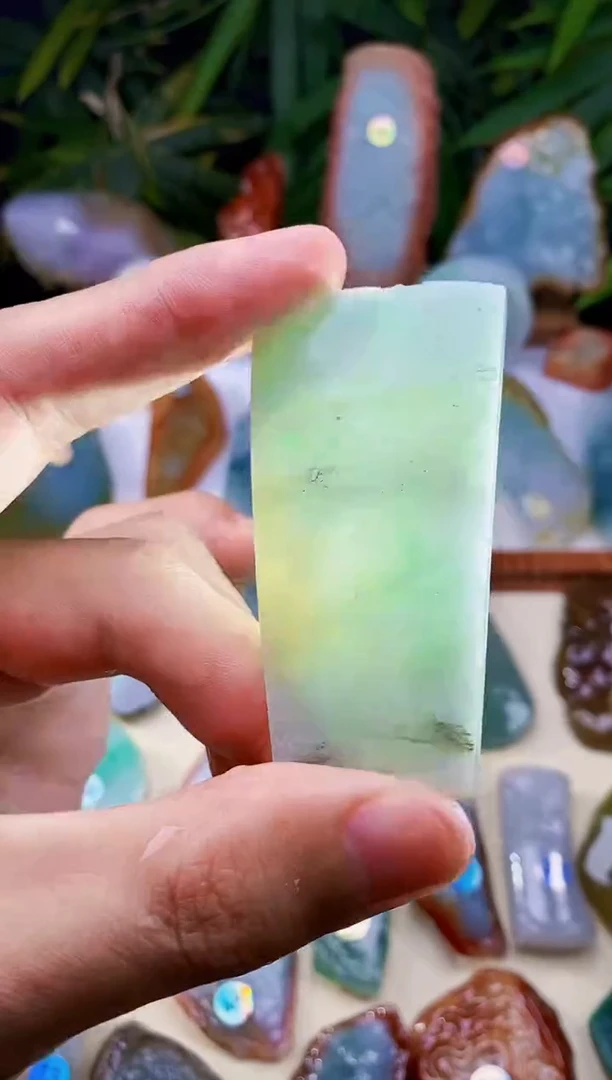 定制翡翠未镶嵌翡翠