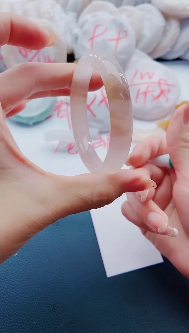 未镶嵌手镯石英质玉L70-55-56