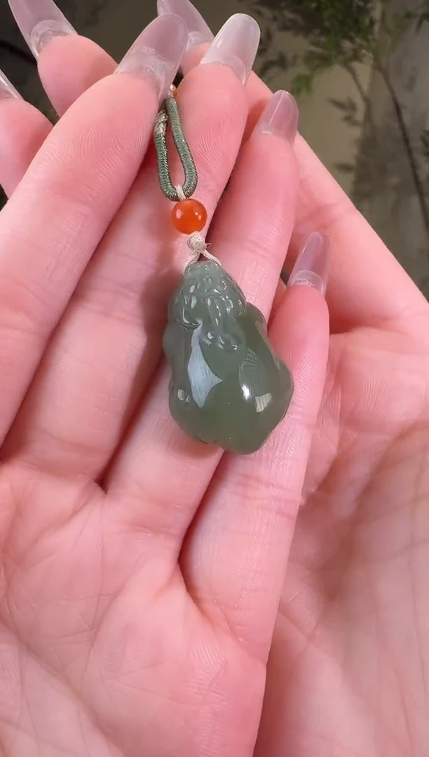 和田玉未镶嵌颈饰貔貅 p