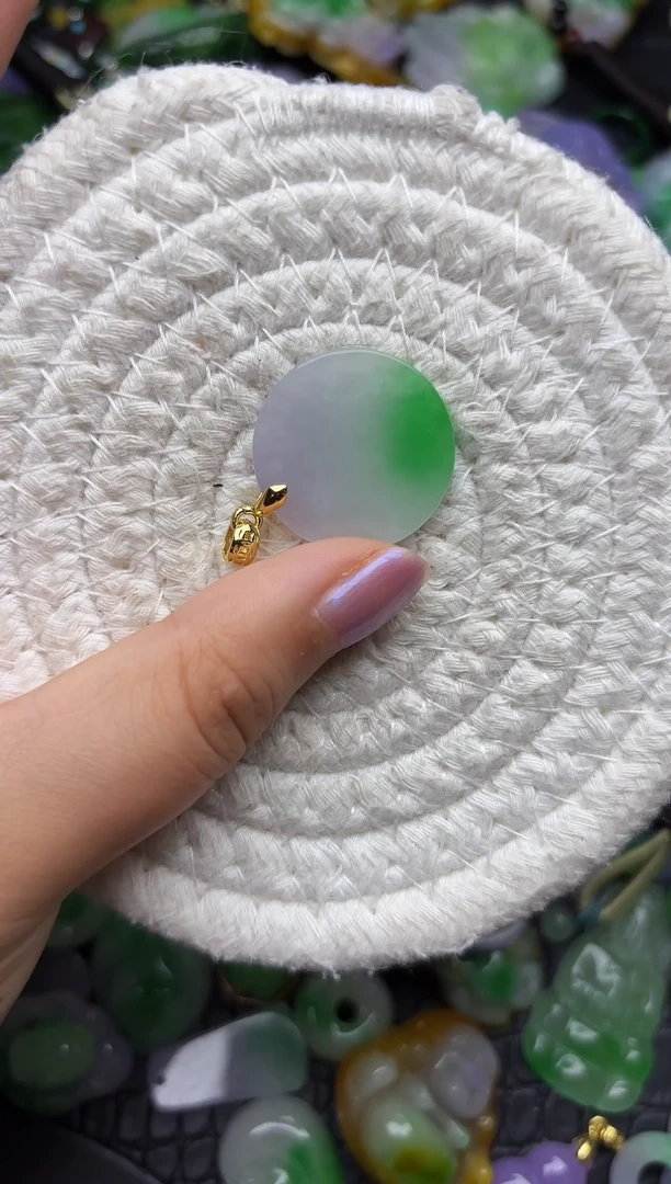 颈饰未镶嵌翡翠缅甸翡翠吊坠
