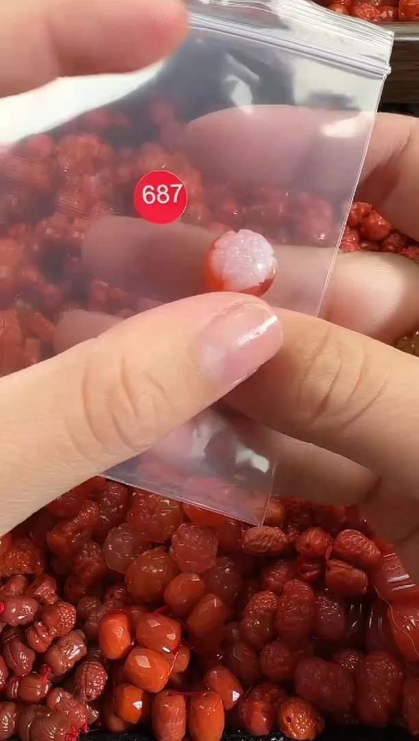 颈饰未镶嵌南红玛瑙1