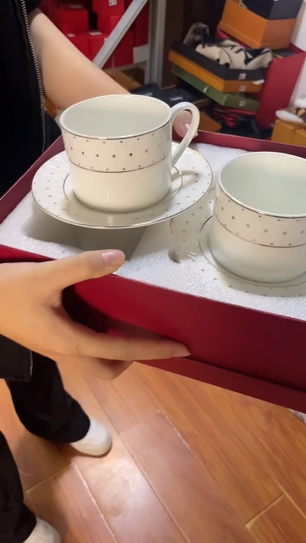 杯鸿辉家品牌瓷器，京东包邮！