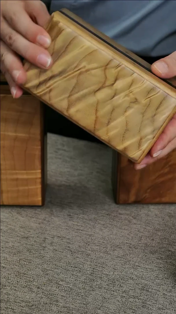 金丝楠用****7金丝楠木紫包金首饰盒