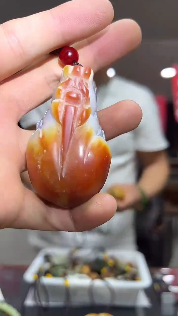 未镶嵌透闪石质玉把件貔貅-多样性发货其中发一