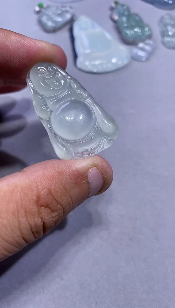 吊坠(不含链)未镶嵌翡翠佛公880  38.9  20.3  4.2