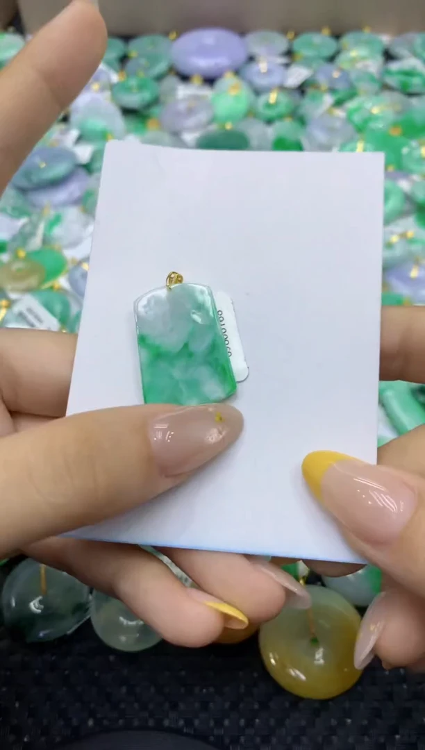 颈饰未镶嵌翡翠天然缅甸翡翠A货
