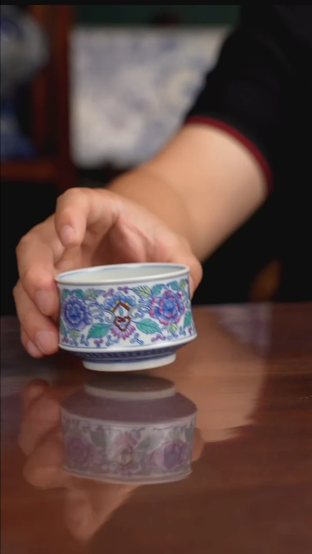 空山明月新派斗彩