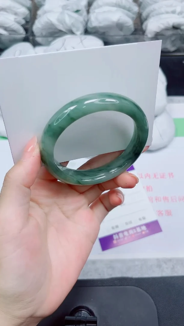 石英质玉手镯未镶嵌160