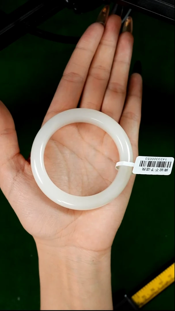 未镶嵌手镯和田玉黑山微色差54+M