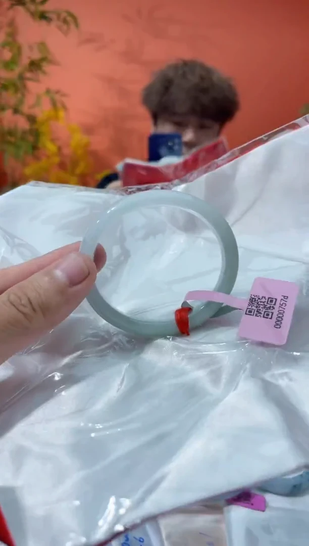 未镶嵌手镯（贵妃镯）翡翠6