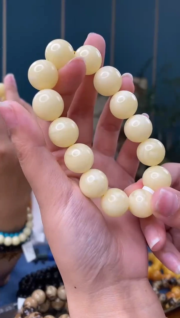 未镶嵌琥珀裸石4/25多样性发其一79