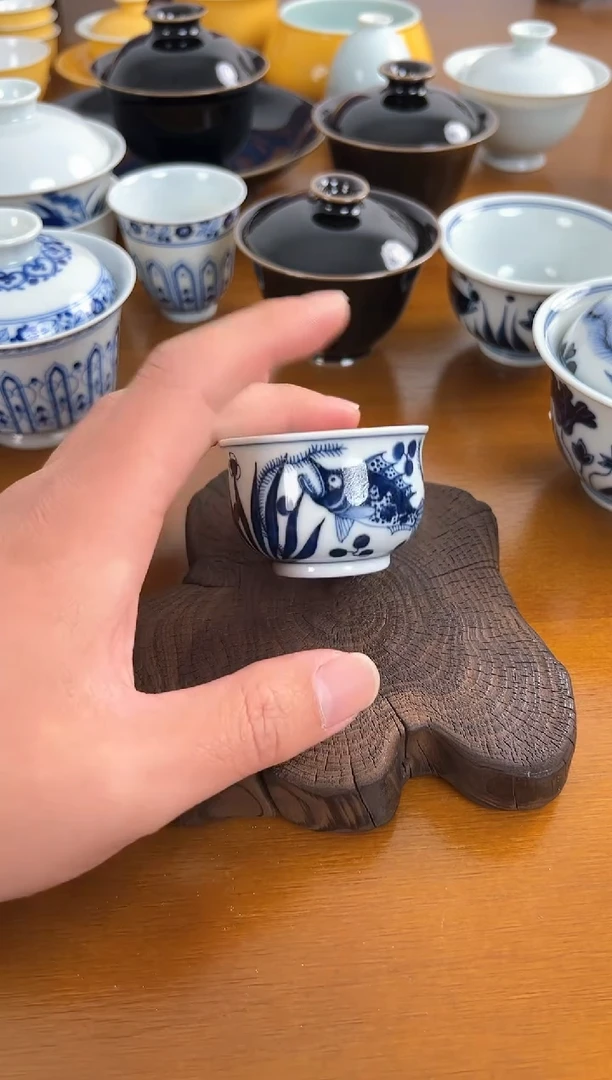 【闪购商品】照夜白青花鱼藻小客杯