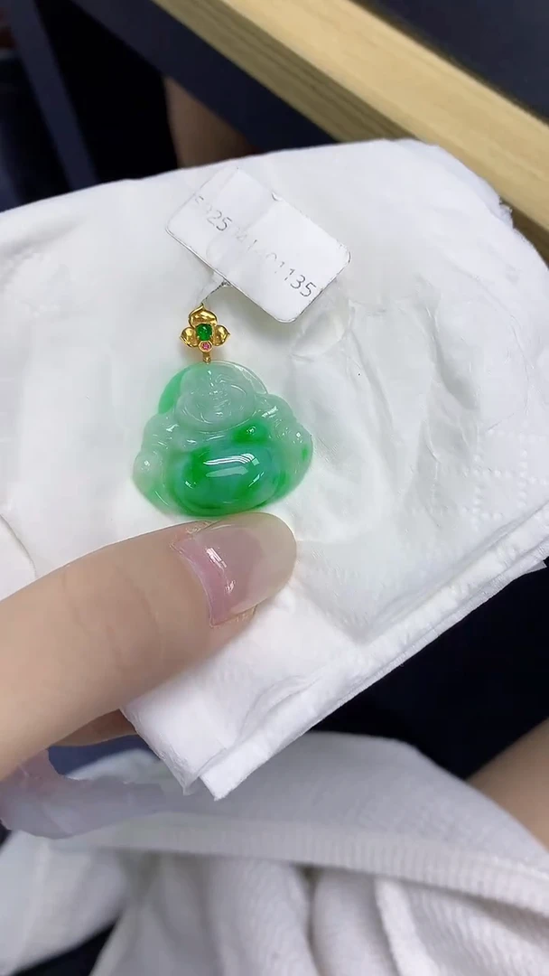 翡翠18K金镶嵌颈饰天然缅甸翡翠A货