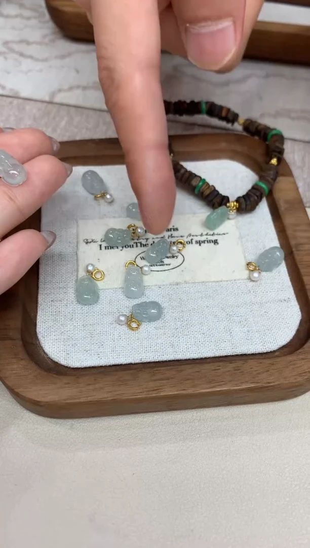 【闪购商品】翡翠吊坠(不含链)18K金镶嵌貔貅多样性发货1件