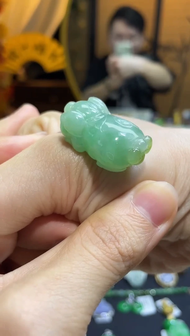 颈饰未镶嵌翡翠生肖猪