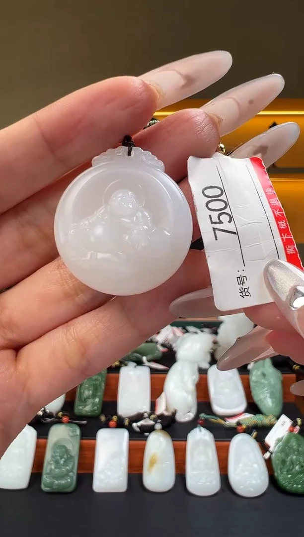 颈饰未镶嵌和田玉1