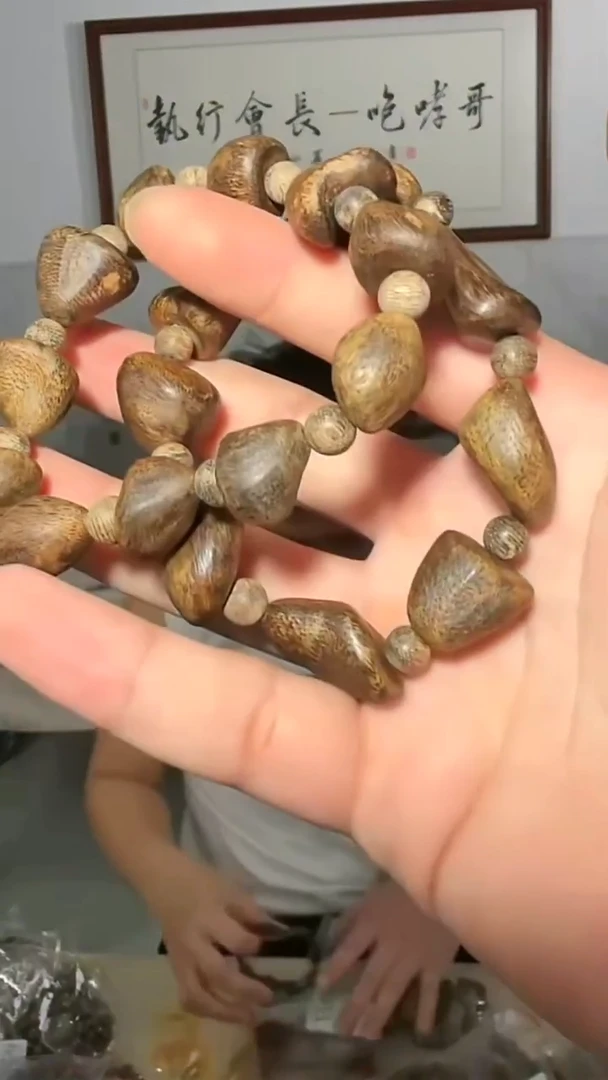 沉香手串63号沉水瘤疤多样性发一