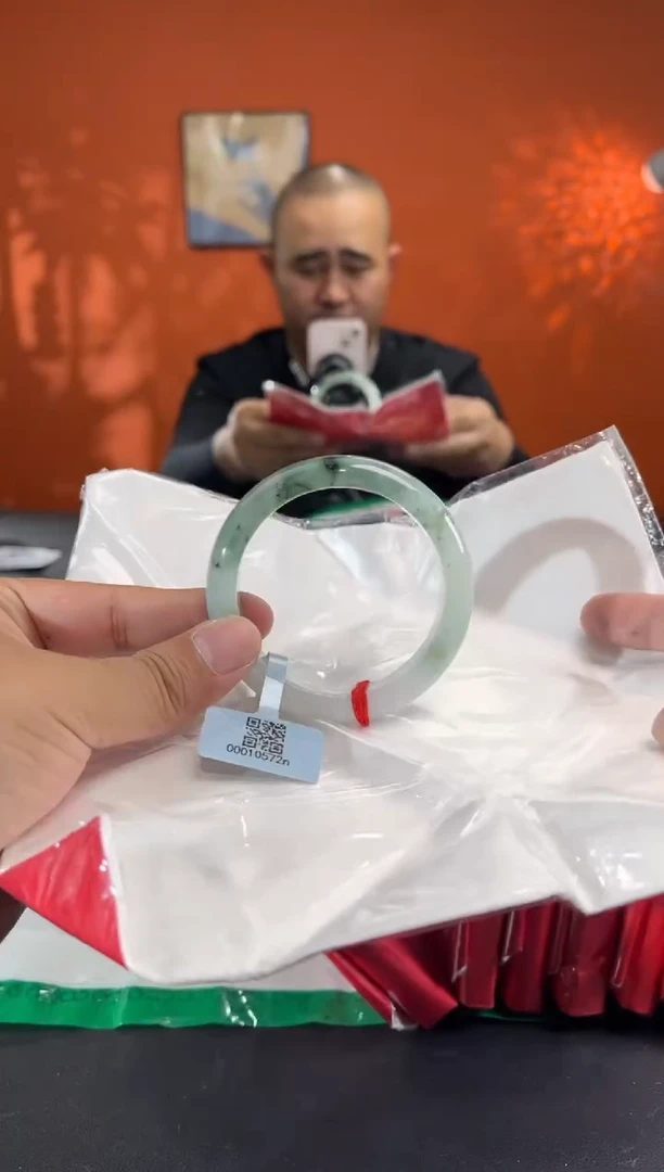 未镶嵌手镯翡翠54