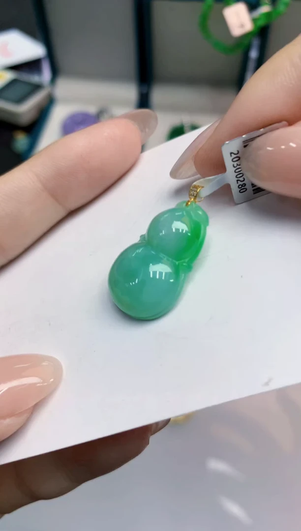 翡翠18K金镶嵌吊坠(不含链)1