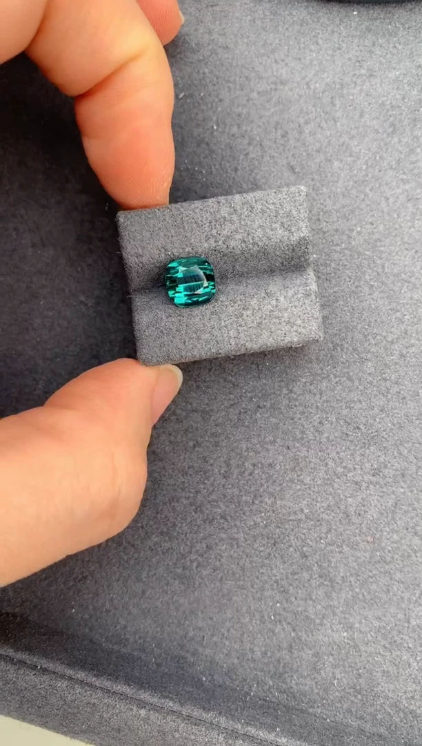 【闪购商品】碧玺裸石未镶嵌2.6ct拉贡