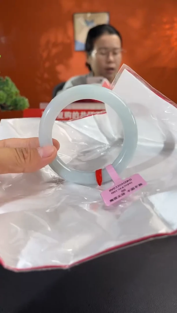 未镶嵌手镯翡翠翡翠手镯