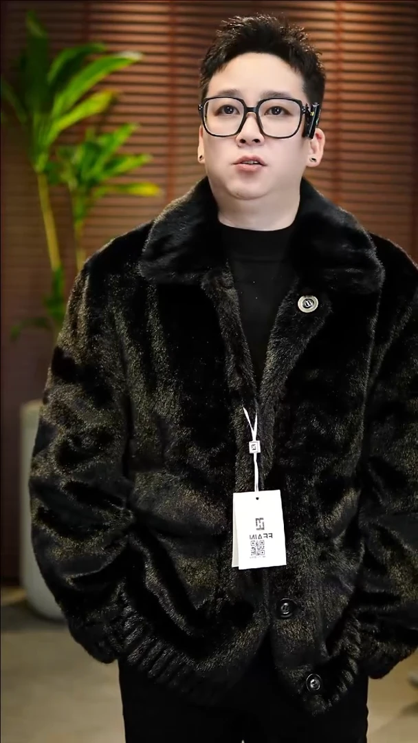 周****?56码（170-185斤）双面穿夹克