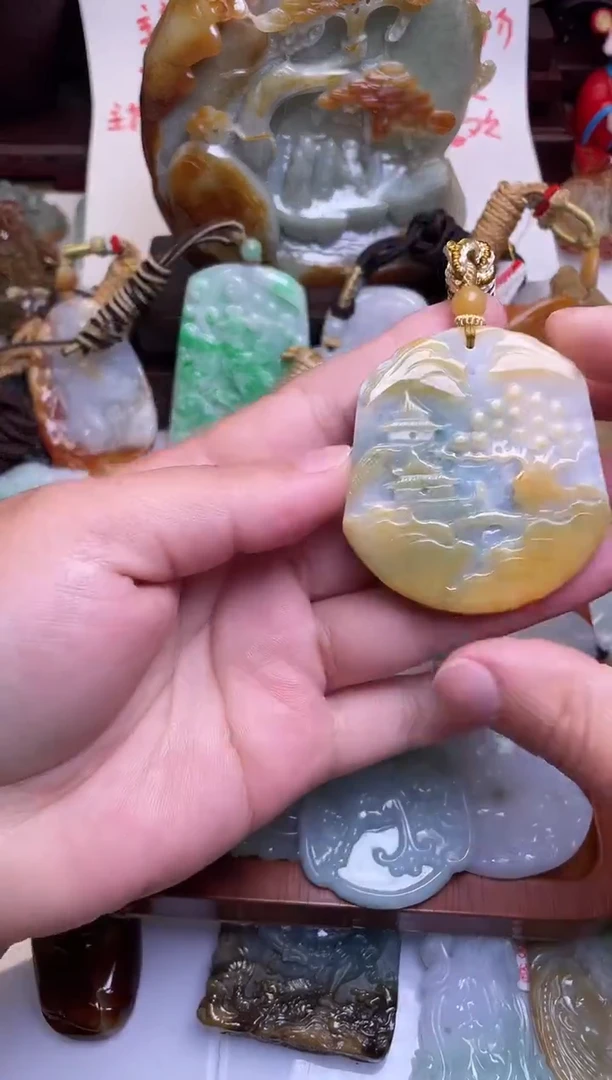 颈饰未镶嵌翡翠山水