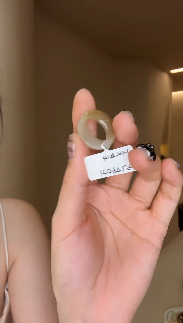 未镶嵌戒指和田玉14码糖白轮胎多样性发其一