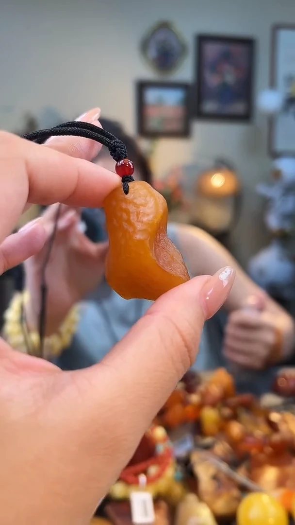 琥珀颈饰未镶嵌吊坠