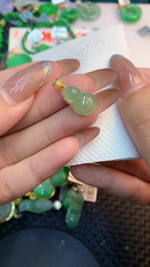 颈饰未镶嵌翡翠1