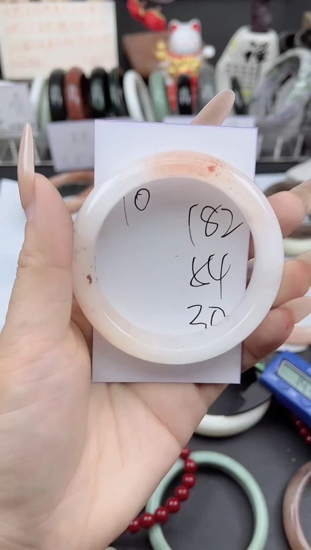 未镶嵌手镯石英质玉182