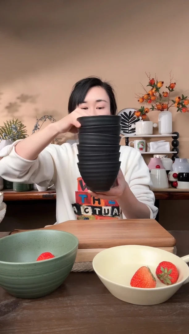 【闪购商品】瓷片4.5英寸螺纹黑碗6只微瑕